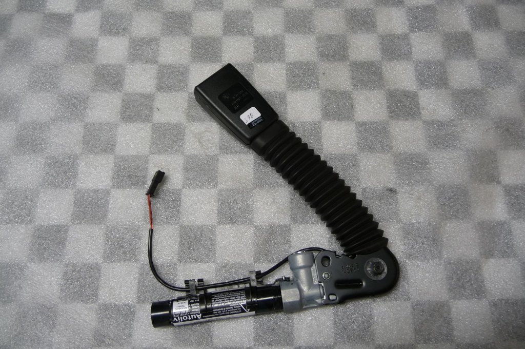 BMW 5 7 Series Front Left Safety Seat Belt Lower Tensioner 72117328841