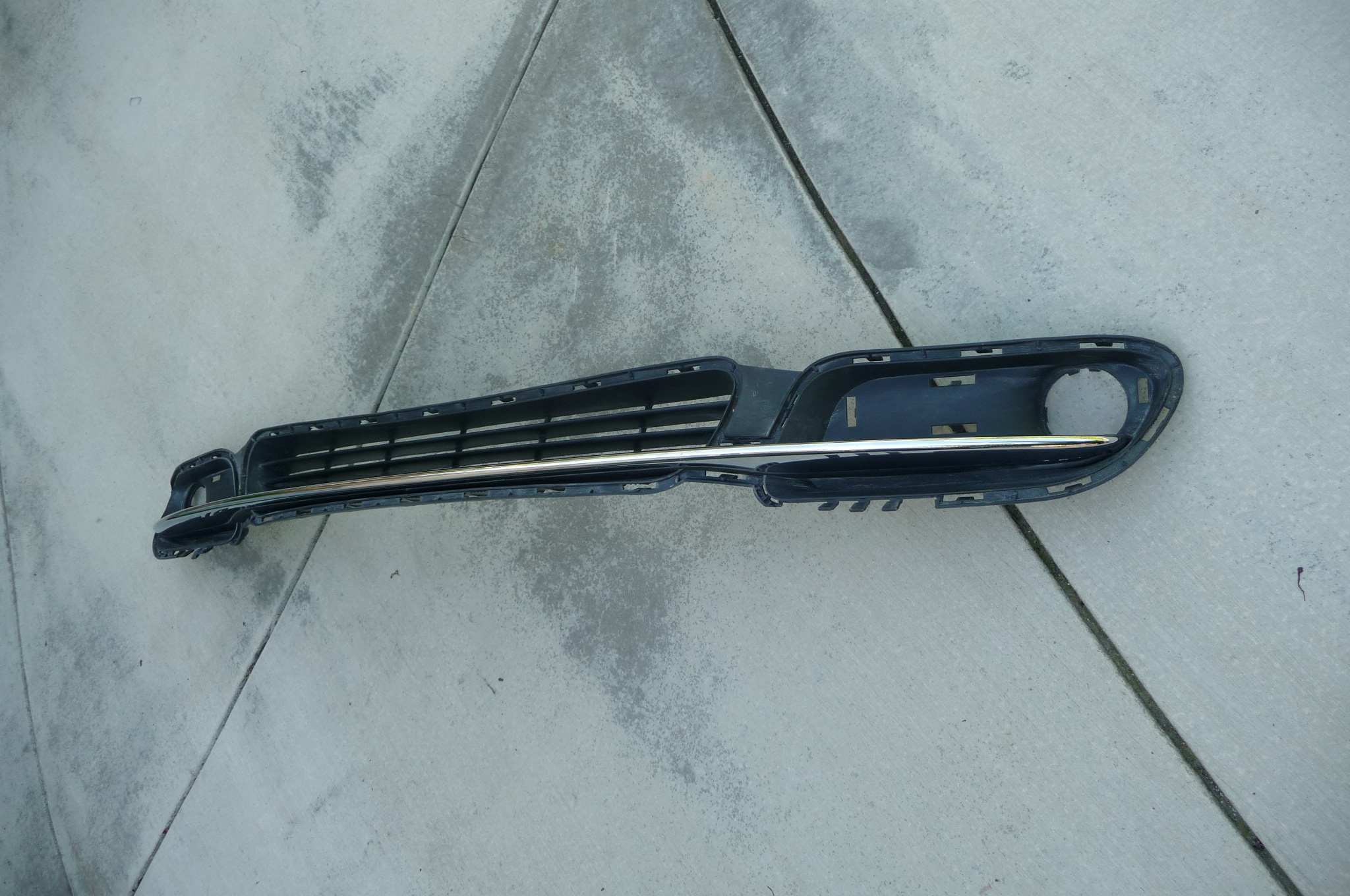 Chrysler Town & Country Front Bumper Grille Lower with Chrome 68100694AA OEM OE LA Global Parts