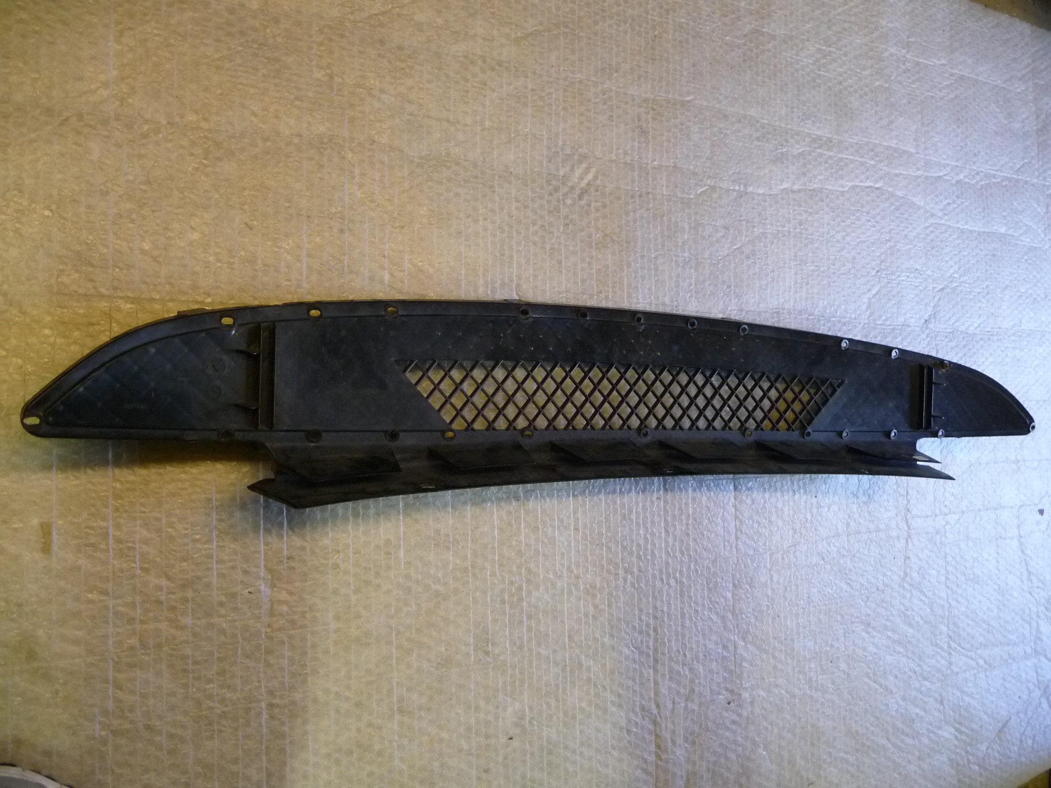 BMW Z4 E85 Front Bumper Center Cover Grille 7016061 OEM OE LA Global