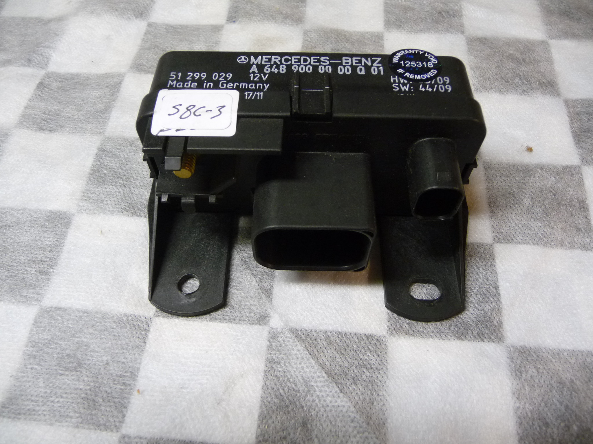 Mercedes Benz E320 Diesel Glow Plug Relay Module A6489000000 OEM OE