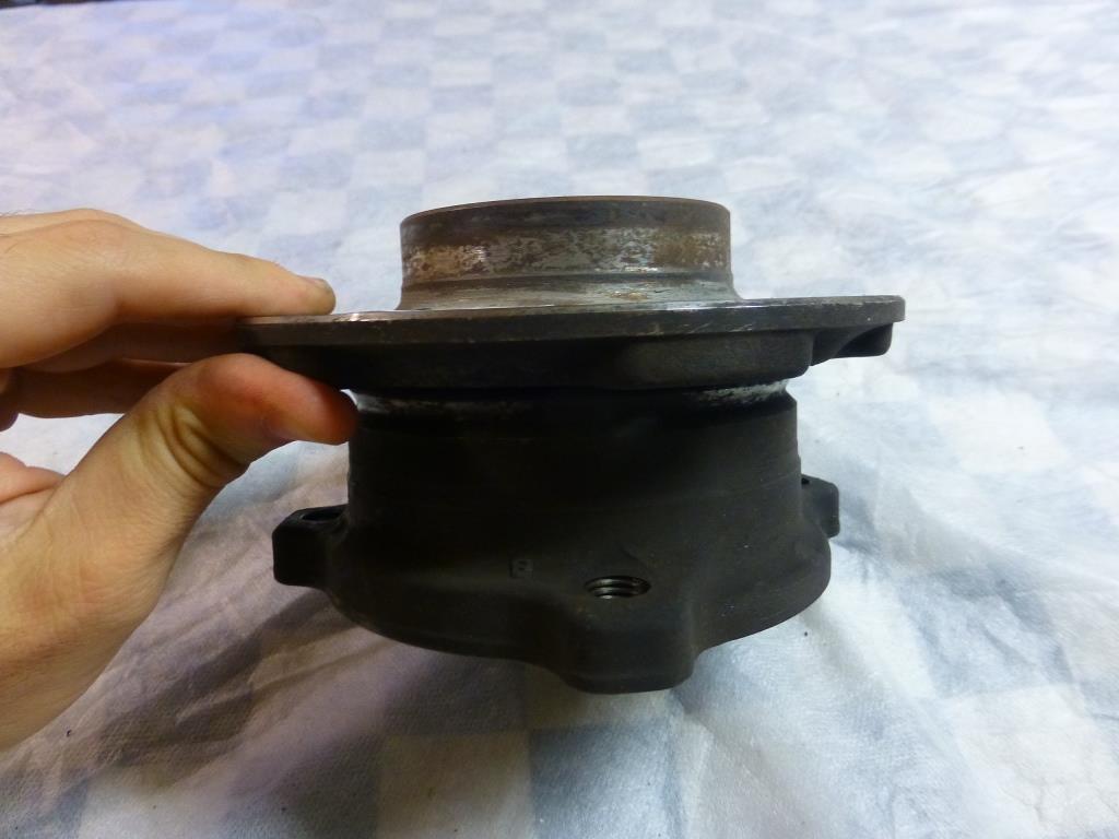 BMW X5 X6 E70 E71 Front Wheel Hub With Bearing Used 31226867808 OEM A1
