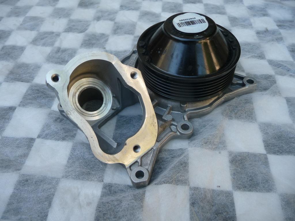 20142017 BMW F10 F11 F02 F15 535d X5 Engine Water Pump 11518516205 OEM
