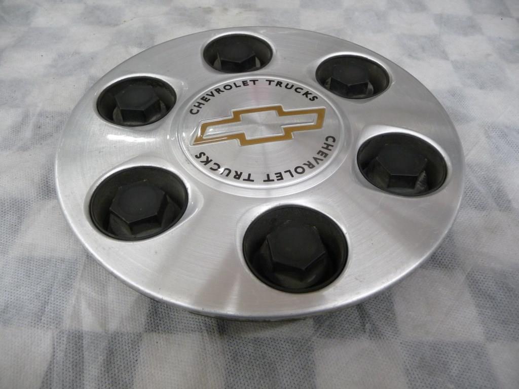 Chevrolet Express Silverado Suburban Tahoe Wheel Center Cap 15712387