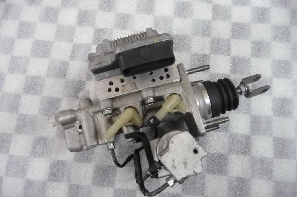 Toyota Prius ABS AntiLock Brake Pump Module Cylinder 4721047310 OEM