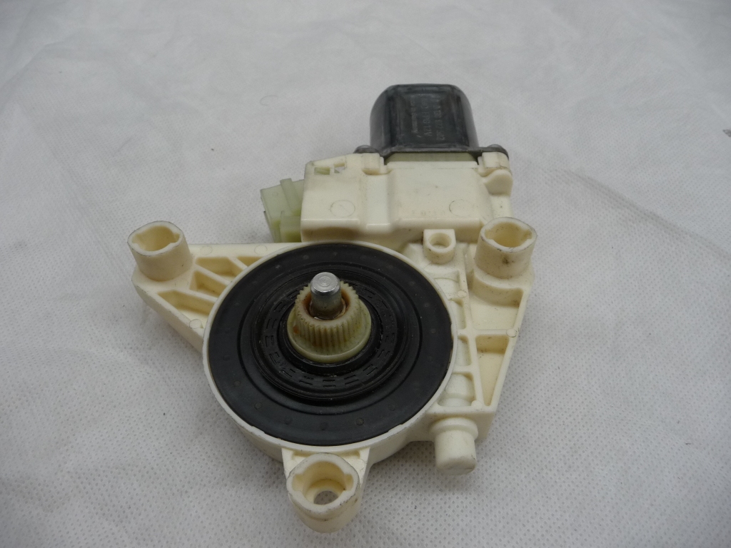 20082015 Mercedes Benz W204 Window Motor Regulator Front Right A
