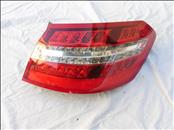 2010 2011 2012 2013 Mercedes Benz E350 W212 Sedan Rear Right Outer Taillight 2129067101 OEM