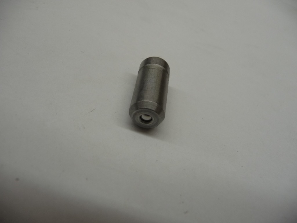 20112013 Mercedes Benz CL63 AMG Engine Cylinder Head Oil Valve