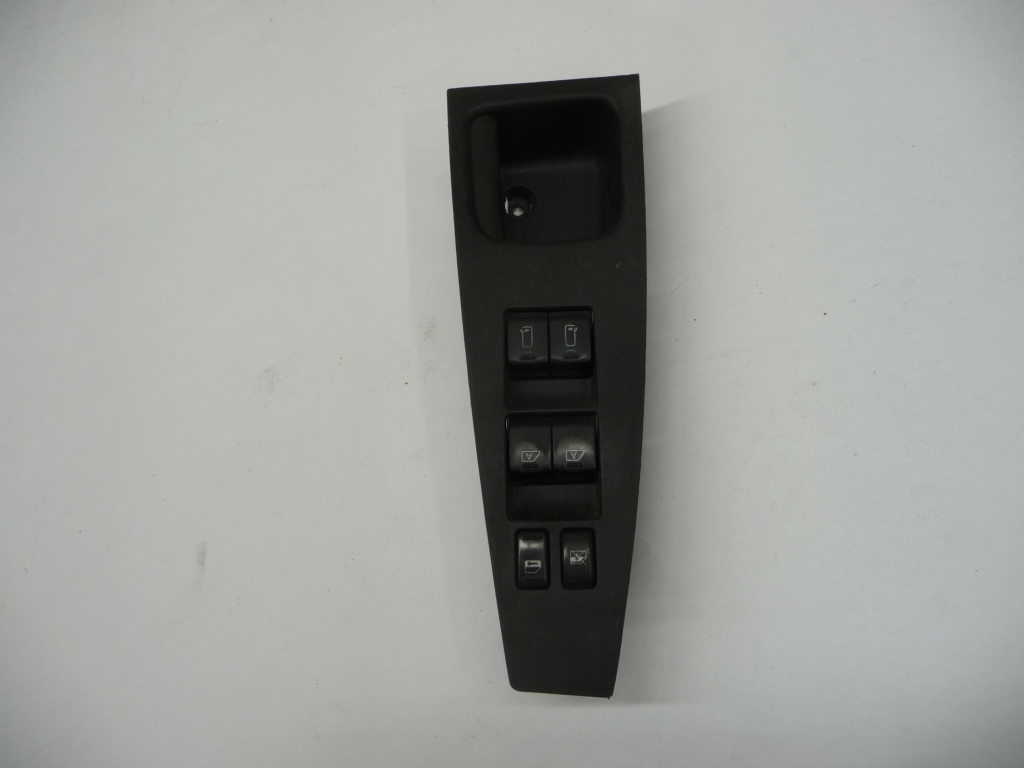 20042006 Nissan Quest Driver Side Master Power Window Switch 80961