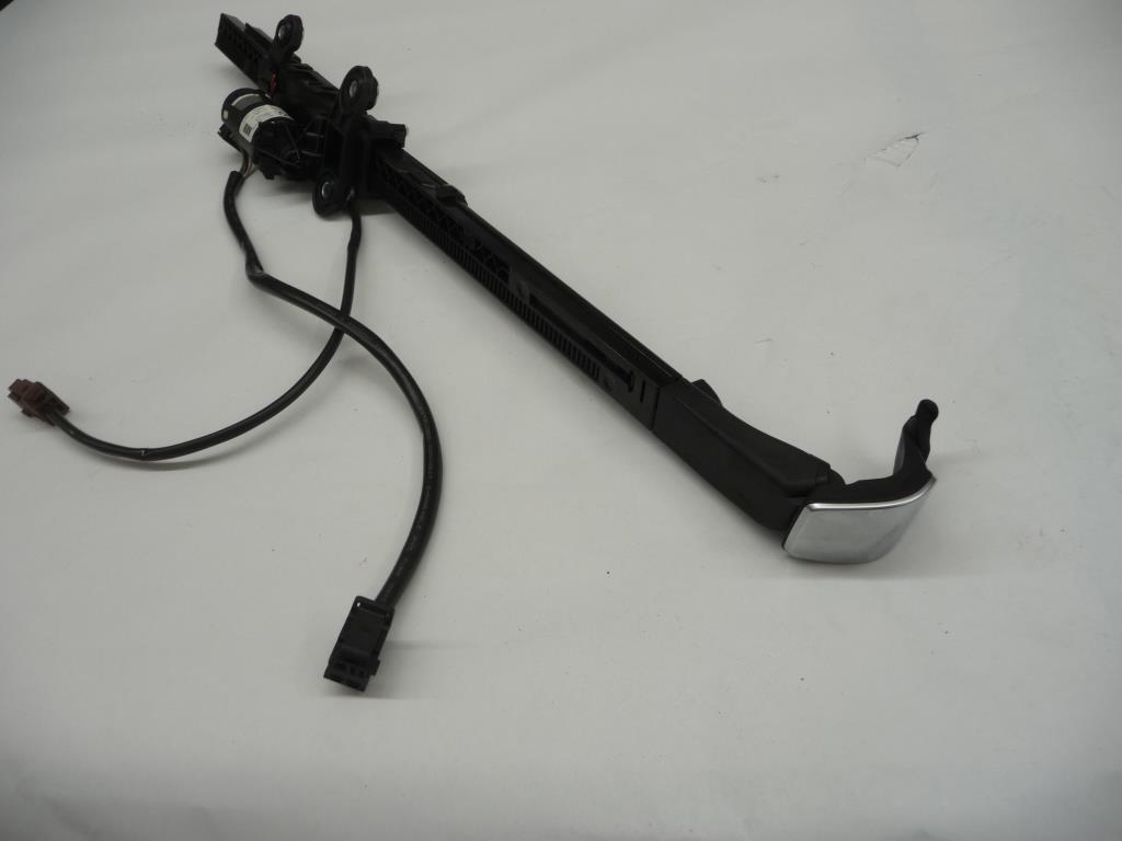 20142019 BMW F32 F82 Right Passenger Side Seat Belt Guide 72117307916