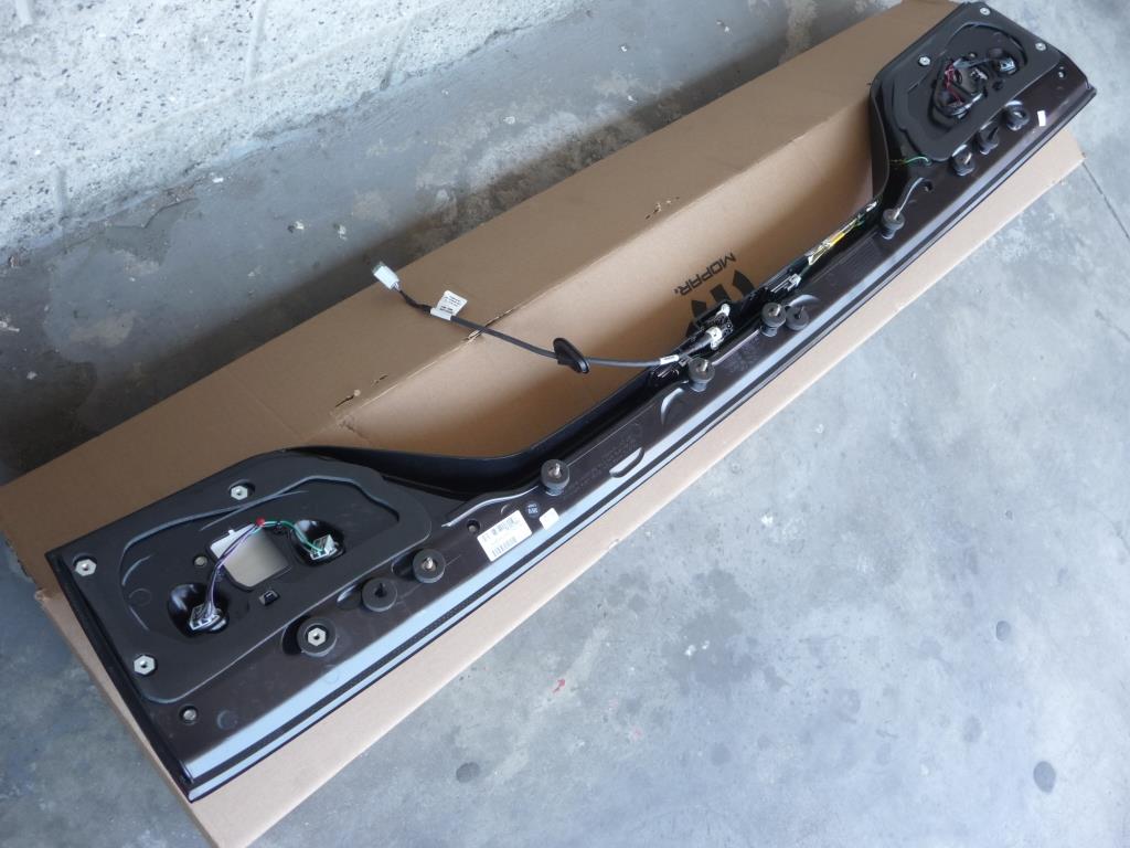 20142020 Dodge Durango Liftgate Center Tail Light with Camera