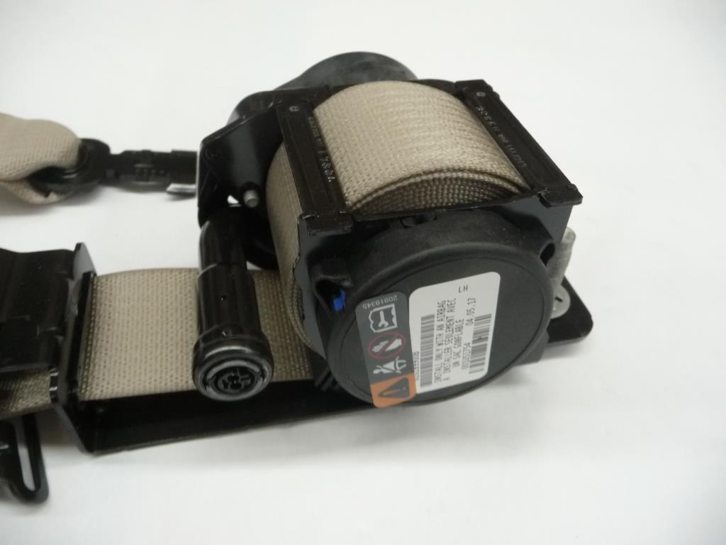 20112016 Cadillac SRX Front Left Driver Seat Belt 19301477 OEM A1 LA