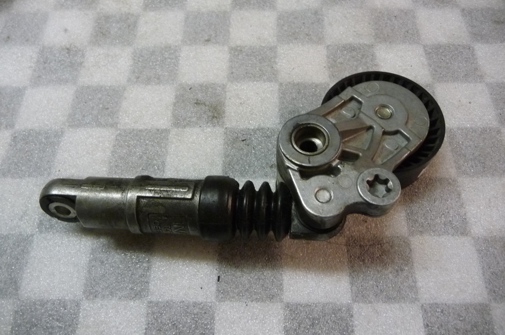 Mercedes Sprinter Belt Tensioner Tension Arm A 6422002670 OEM OE LA