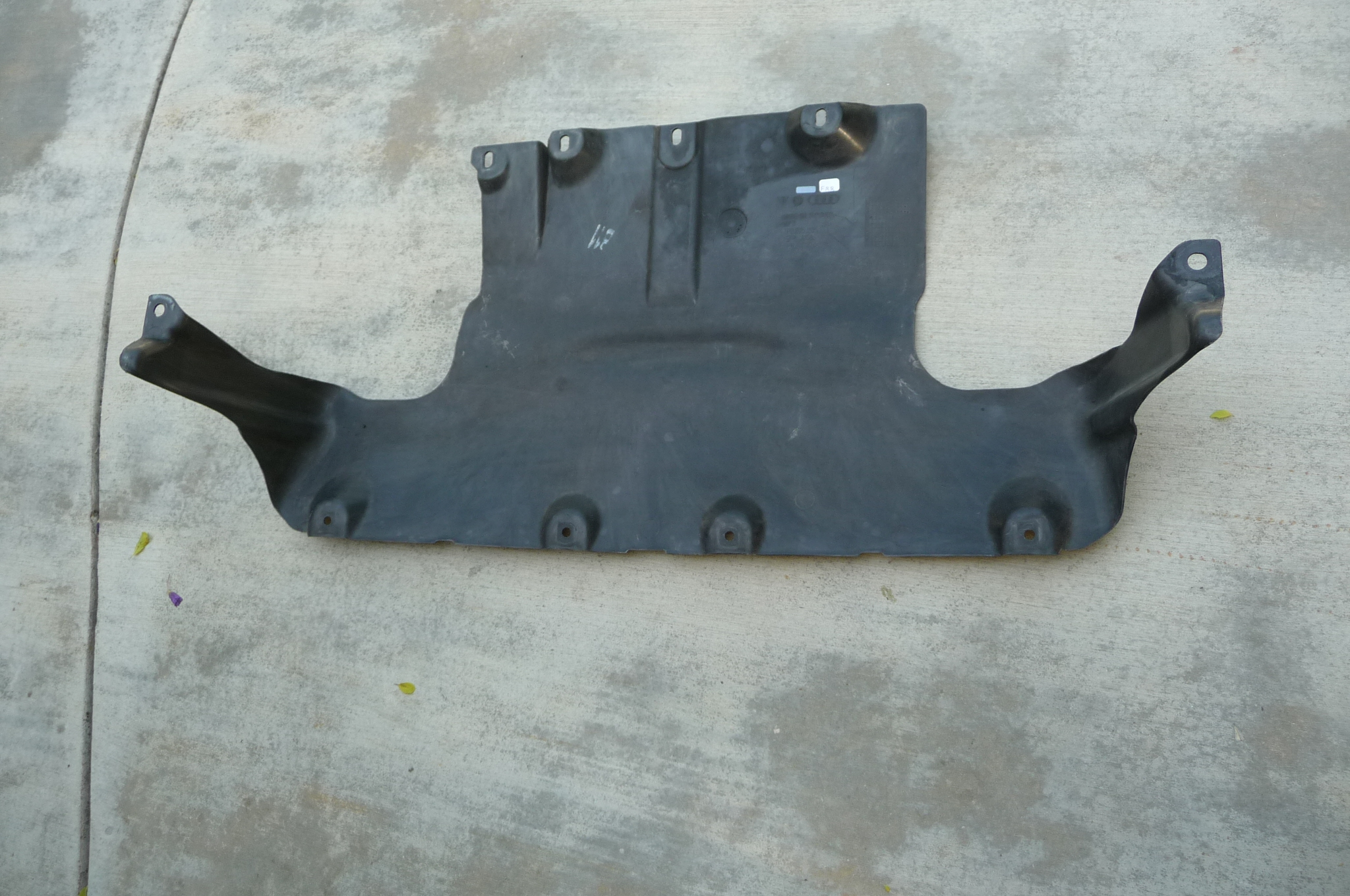Exc TDI Model TOUAREG 04-07 FRONT SPLASH SHIELD LH