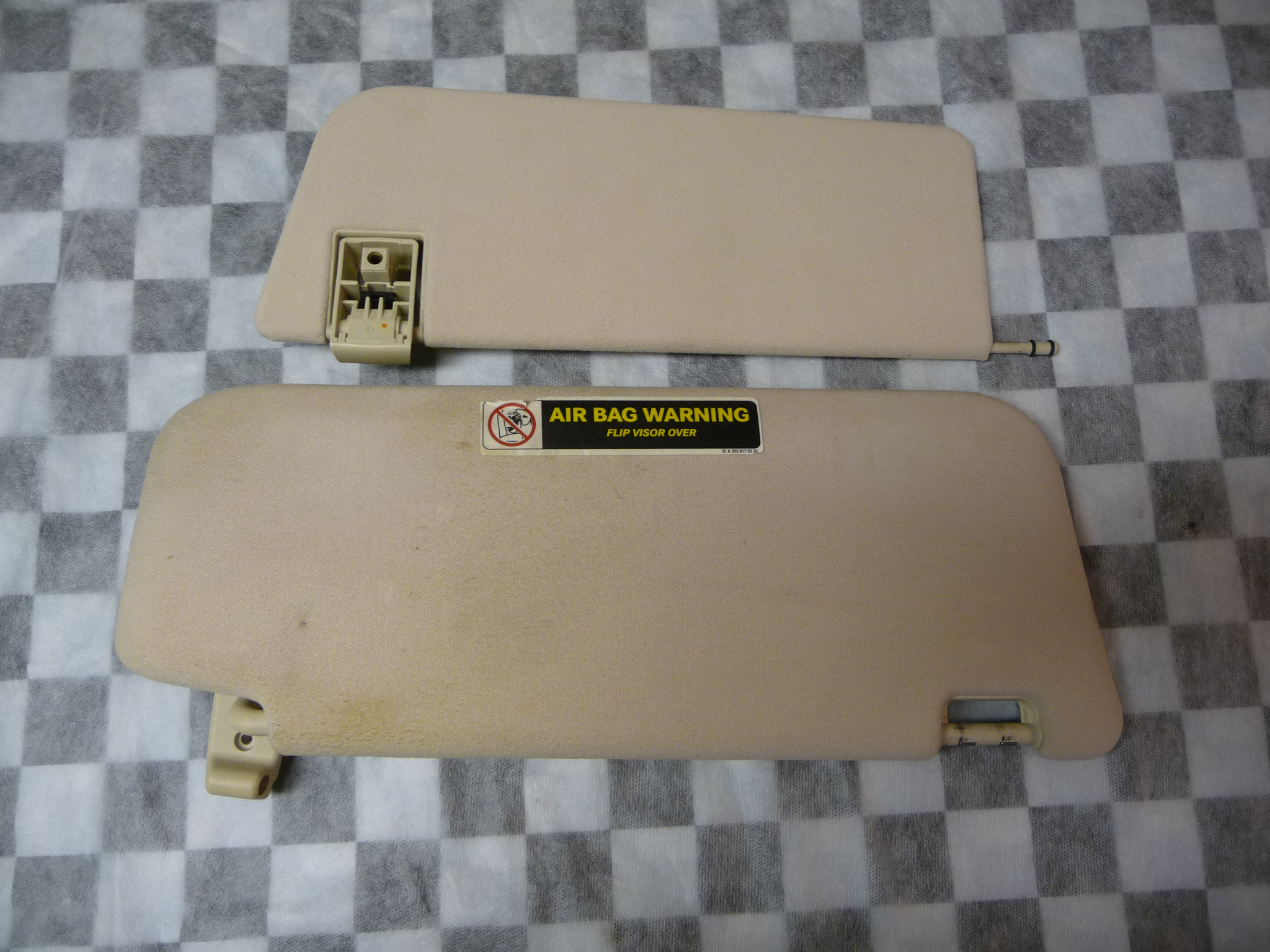 Mercedes Benz W211 E320 E350 E500 E550 Left Side Sun Visor A2118100310