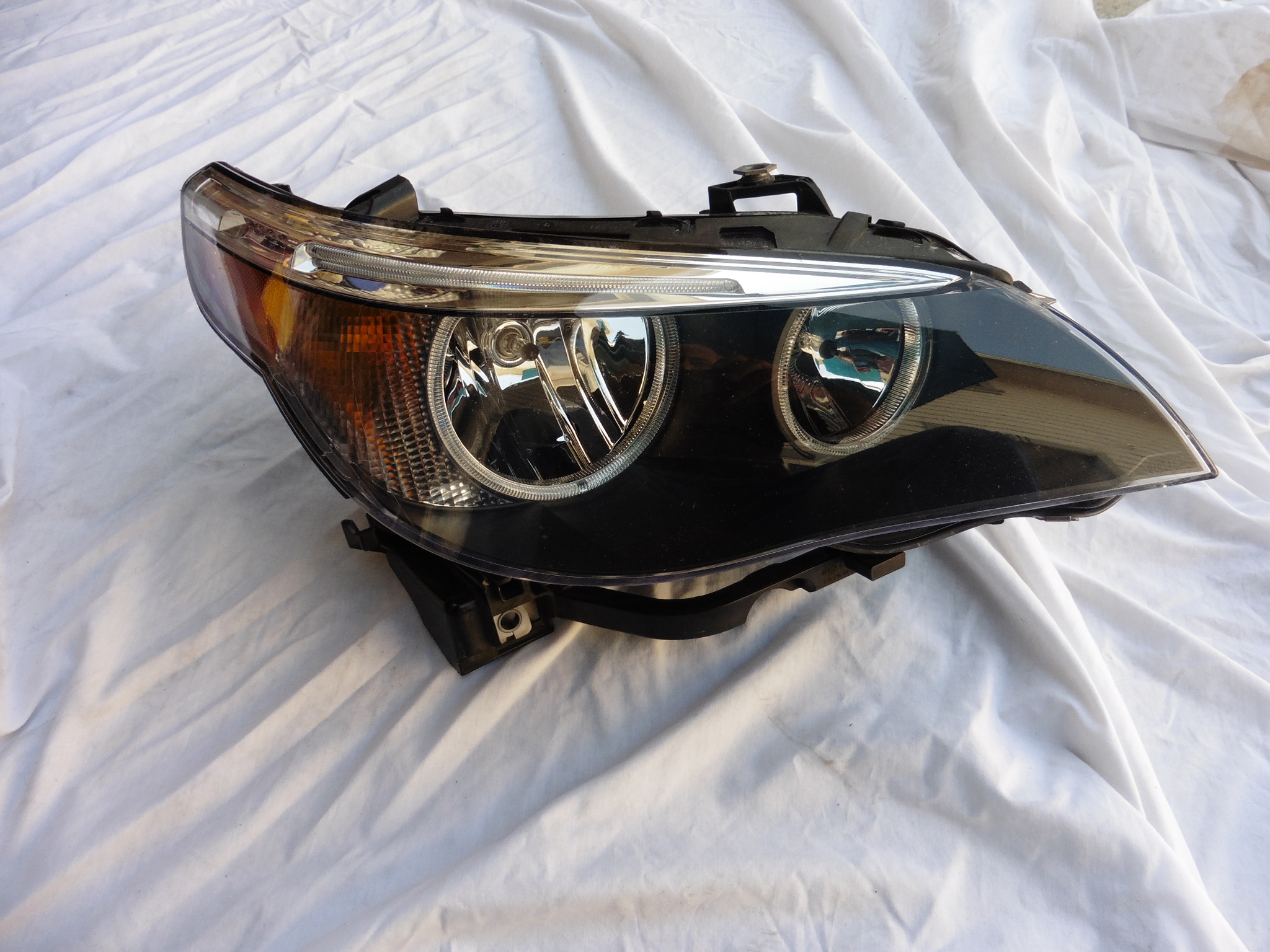 BMW 5 Series E60 E61 Right Passenger Halogen Headlight Headlamp 158722