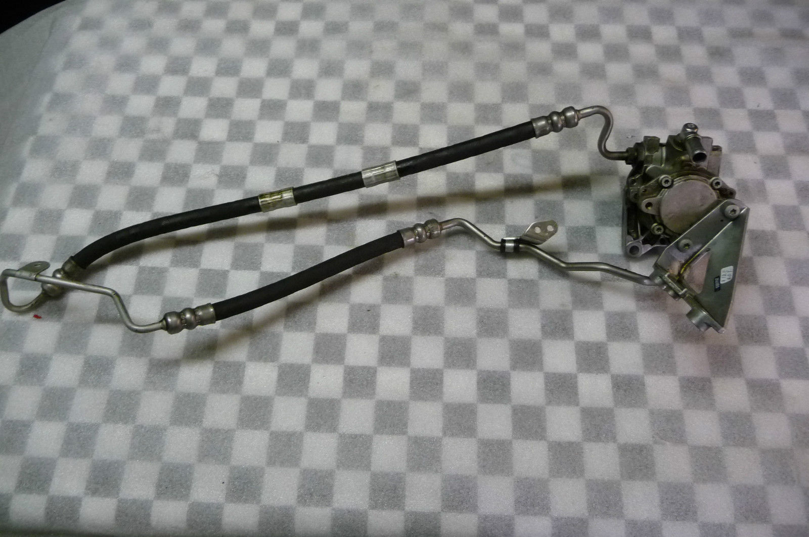 BMW 5 Series Power Steering Pump LUK LF30 Assy. Complete 32416777321