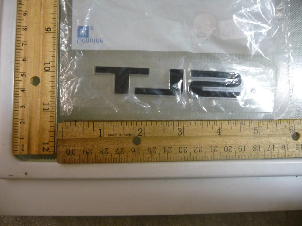 GMC Rear Pillar SLT Emblem Nameplate Lettering -NEW- 15825695 OEM A1