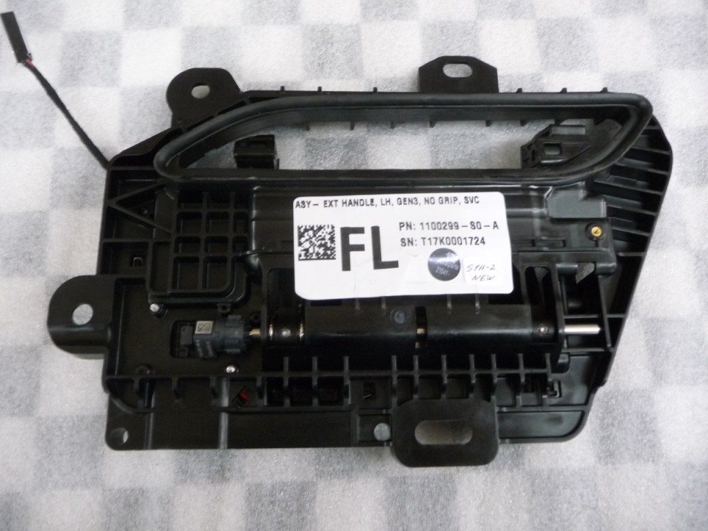 2017 2018 Tesla Model S Left Door Handle Assembly GEN3 No Grip 1100299