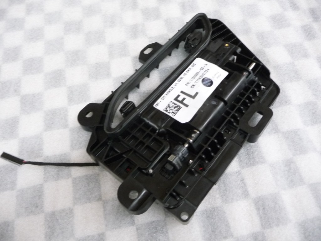 2017 2018 Tesla Model S Left Door Handle Assembly GEN3 No Grip 1100299