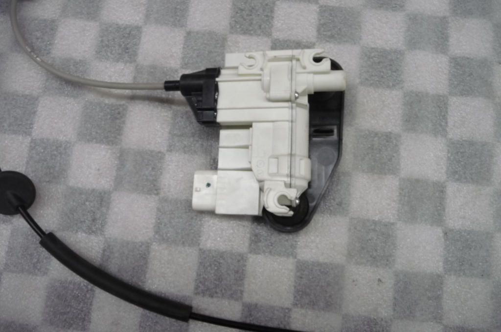 Tesla Model X Front Left Driver Door latch lock Service 1126199-00-A