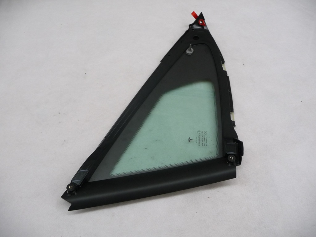 Tesla Model S Right Passenger Side Rear Quarter Panel Glass 105182199