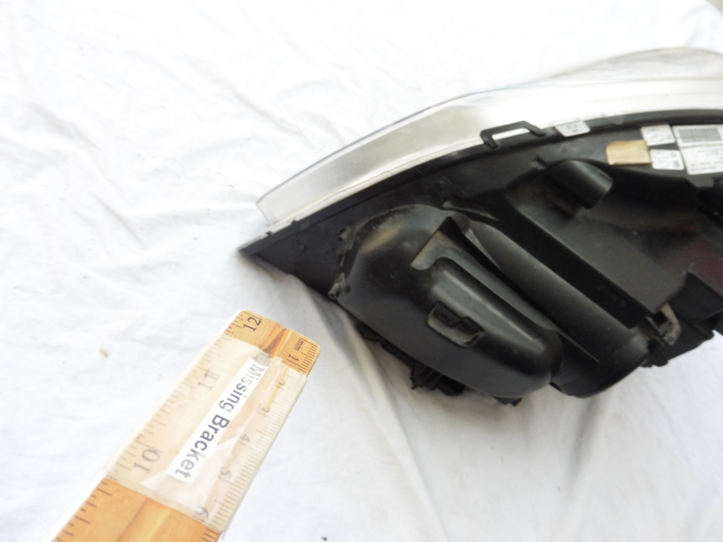 1012 Mercedes Benz GLK350 X204 Right Halogen Headlight lamp 2048205261