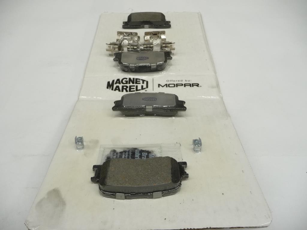 Mopar Disc Brake Pad Set, Magneti Marelli 1AMV40885A ; 7762-D885 OEM A1 ...