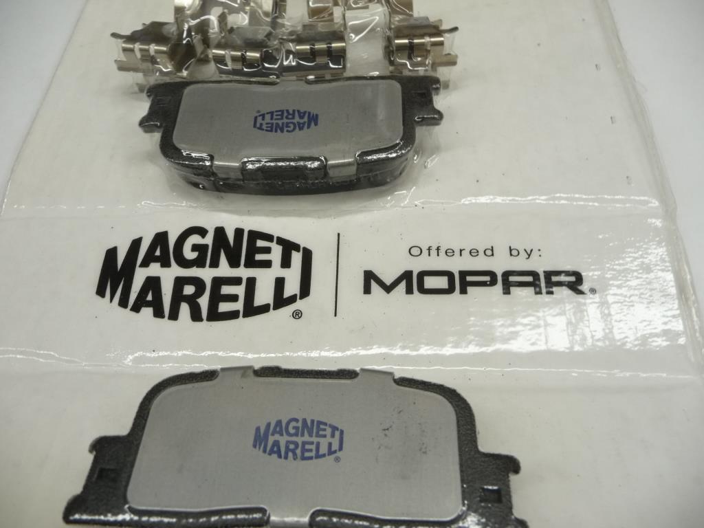 Mopar Disc Brake Pad Set, Magneti Marelli 1AMV40885A ; 7762-D885 OEM A1 ...