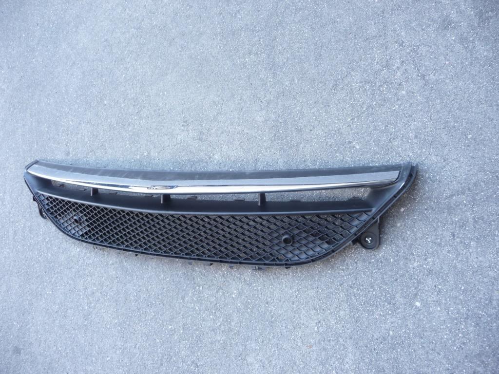 2017-2019 Mercedes Benz E300 Front Bumper Center Lower Grille