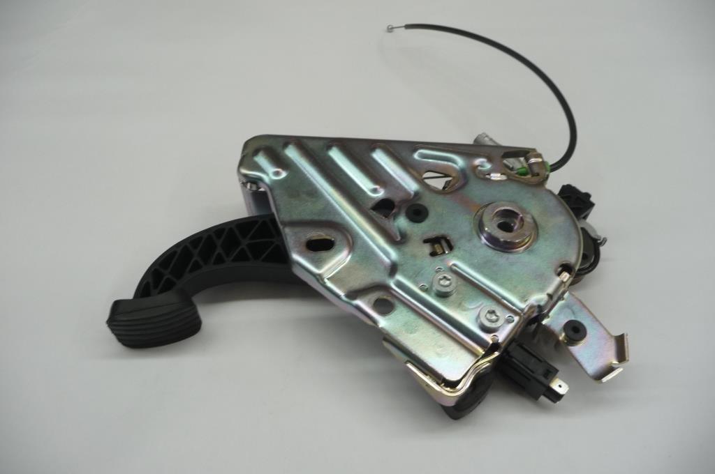 0818 Mercedes Benz C300 CLS550 Foot Operated Parking Brake A2044201584