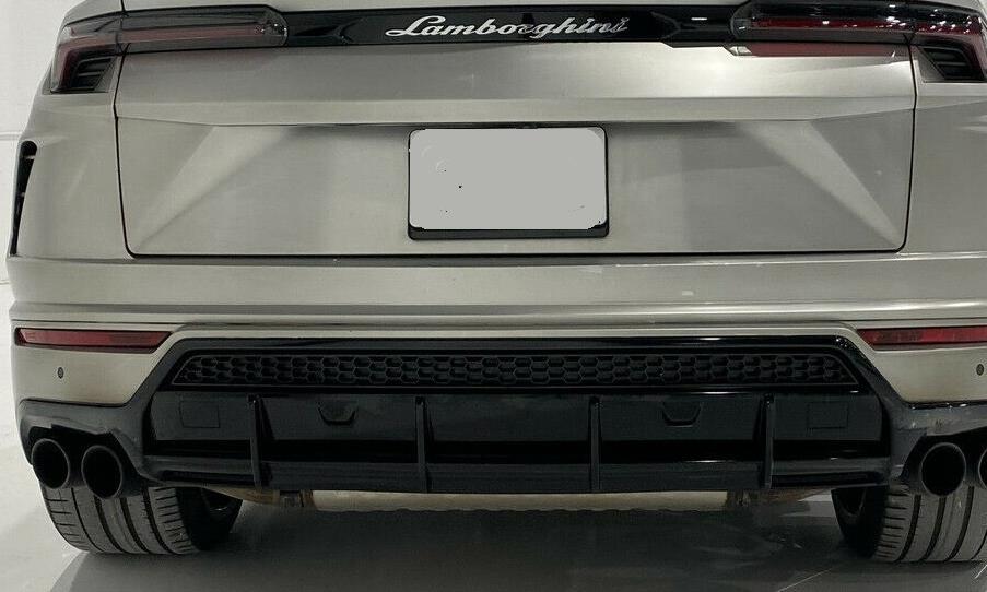 202022 URUS Rear bumper Lower Diffuser 4ML807568 Glossy