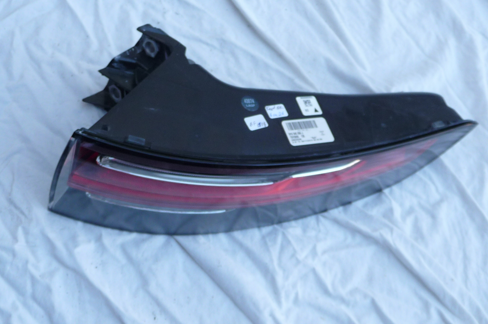 20192020 Porsche Cayenne Rear Right Passenger DX Stop Light 9Y0945096J