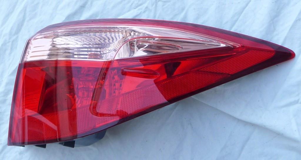 REPLACEMENT PASSENGER SIDE OUTER REAR TAIL LIGHT FOR 2014-16 COROLLA  8155002751 