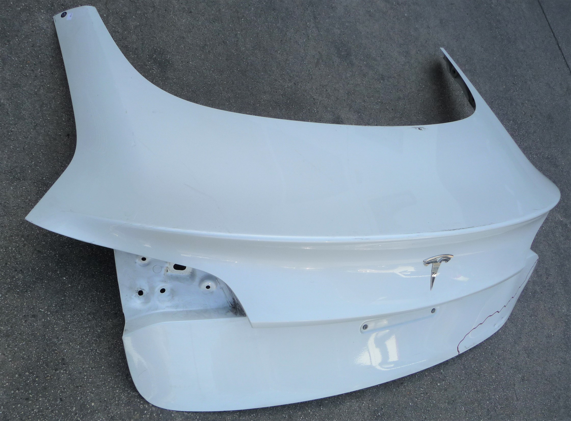 20162019 Tesla Model 3 Rear Trunk Lid Cover Panel 1081460E0D