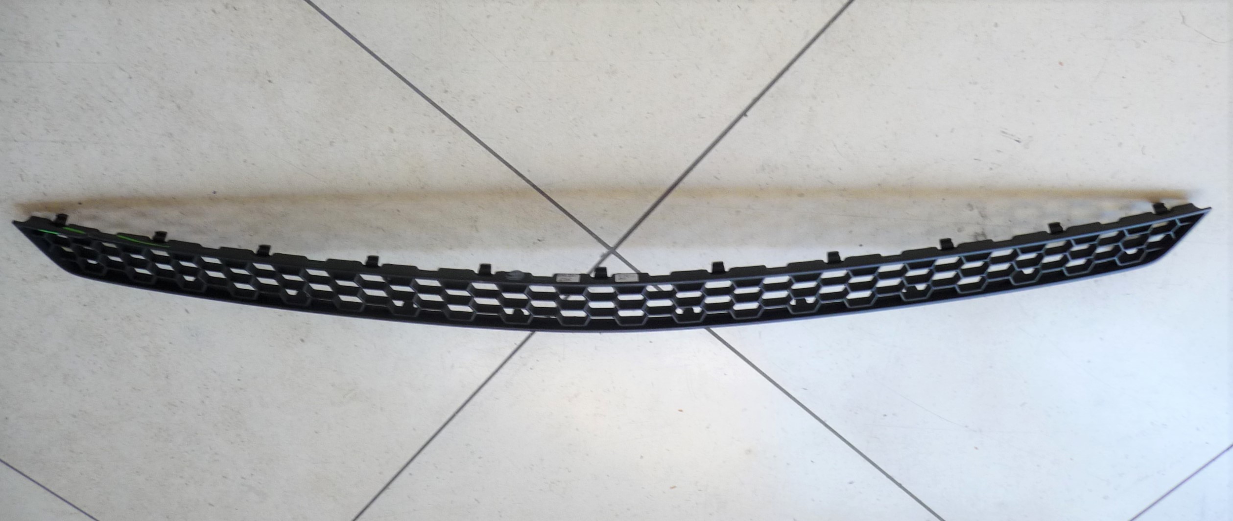 20192022 Urus Rear Bumper Center Grille 4ML807676 OEM LA