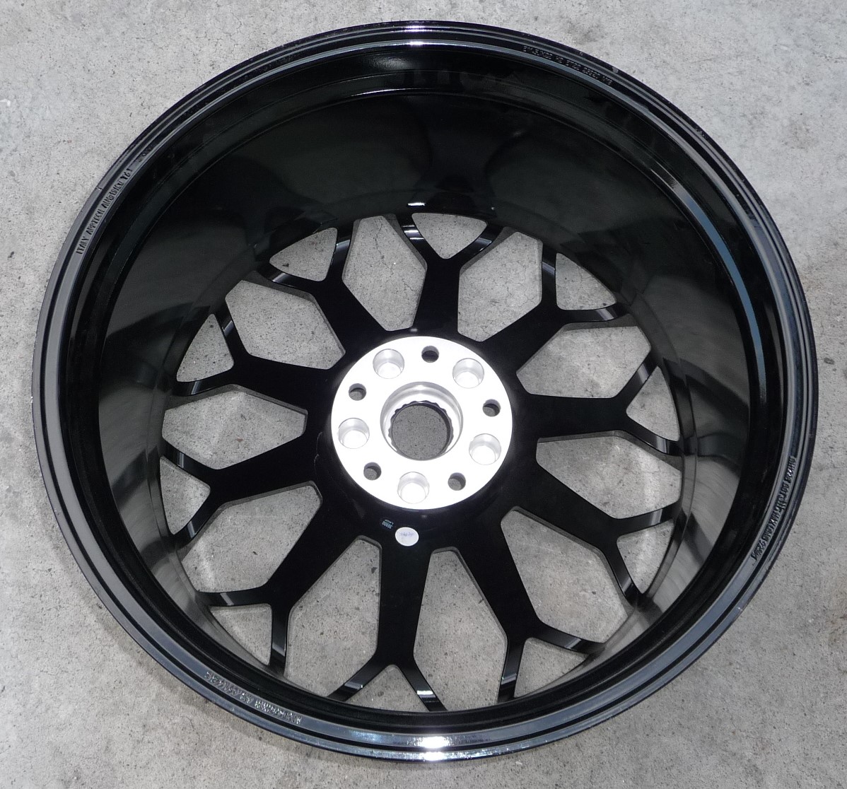 20192022 Urus Rear 22"x11.5" Auriga Rim 5x130 4ML601025S