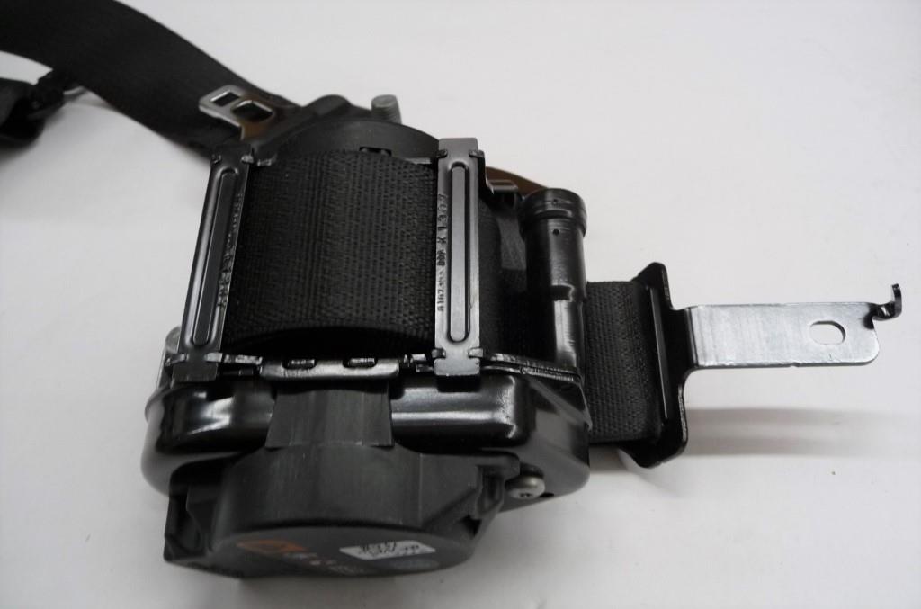 20172019 GMC Acadia Front Left Driver Seat Belt 84572108 OEM A1 LA