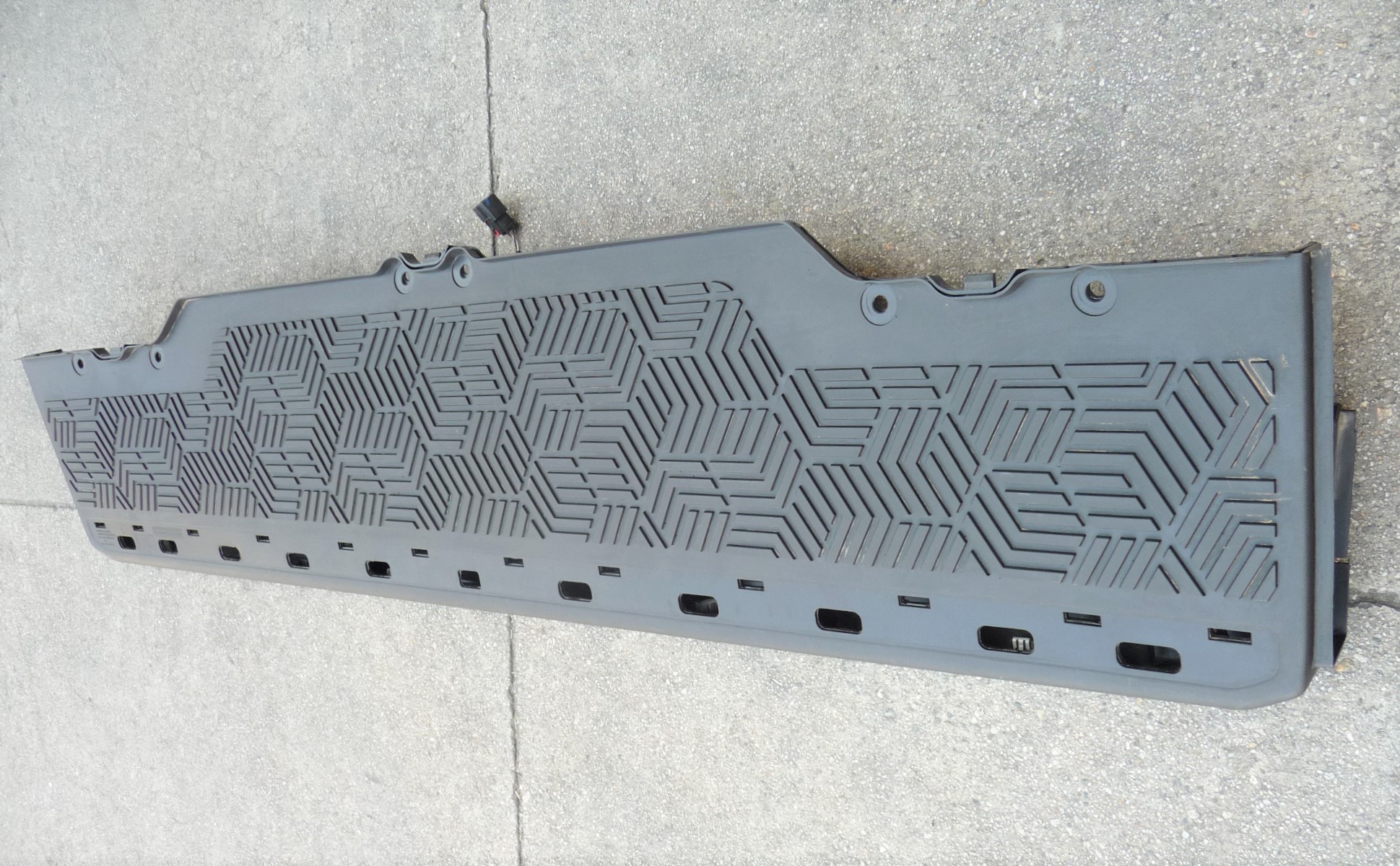 22-23 Rivian Amazon Electric Delivery Van Rear PDS Bumper Cover ...