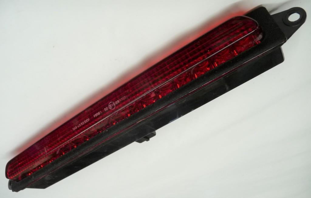 20042012 Aston Martin DB9 Red LED Center Brake Tail Light 4G4313N408