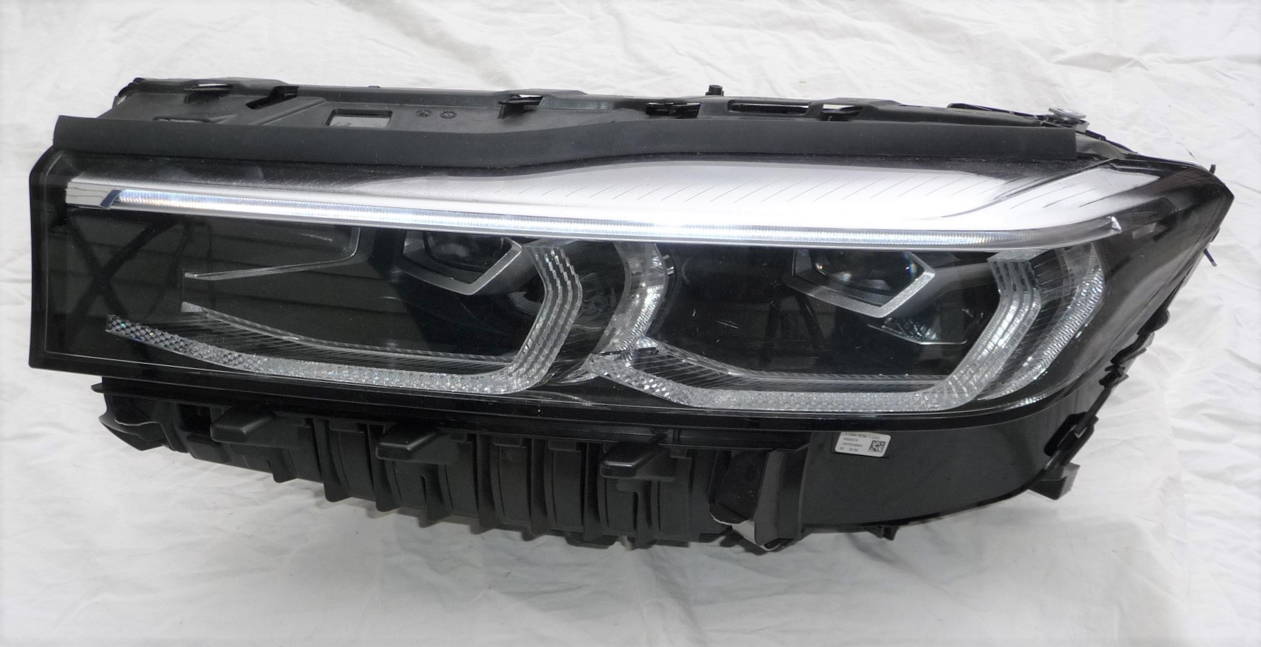 20-22-bmw-740i-750i-g11-g12-740i-750i-left-bare-headlight-led