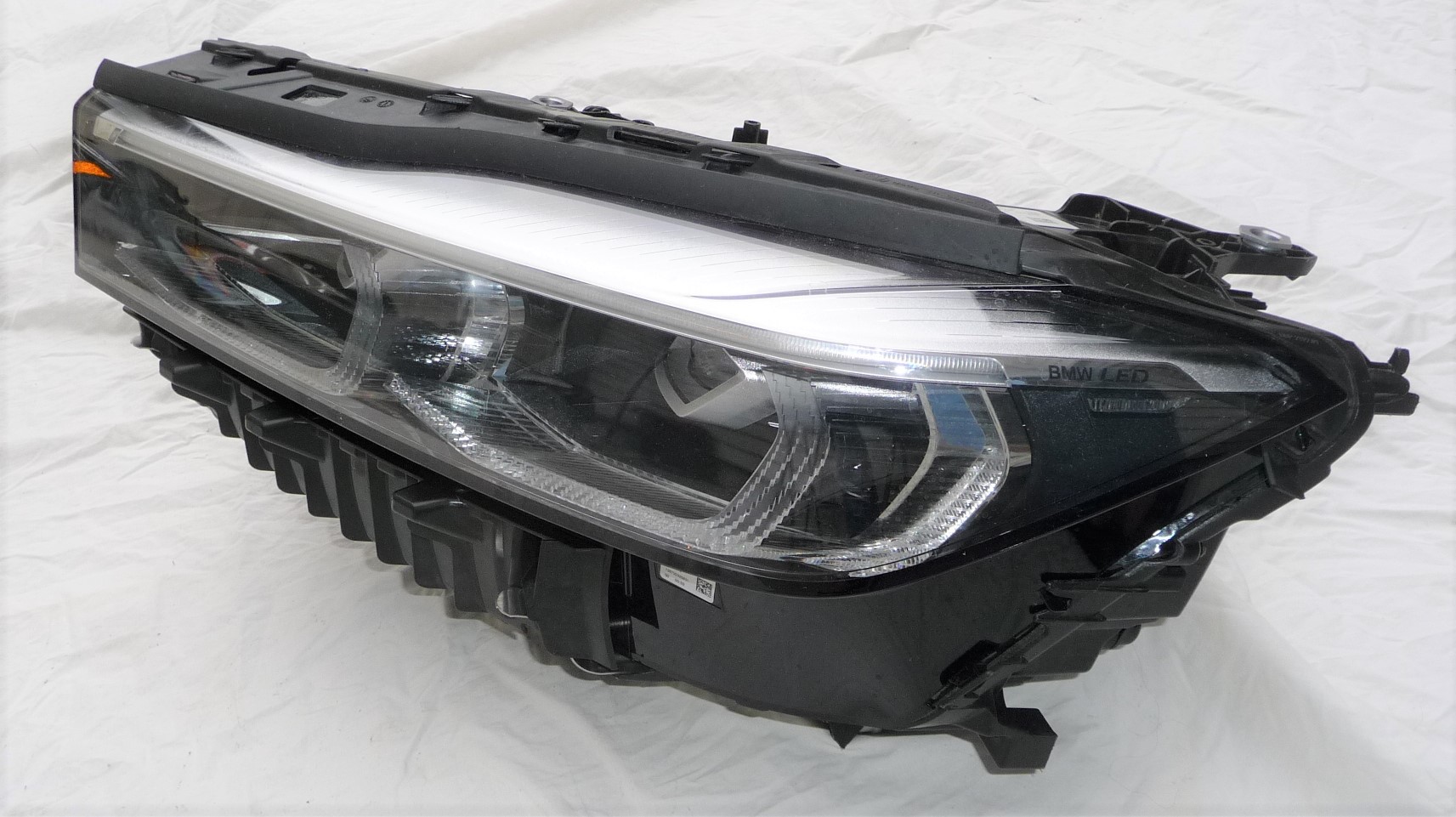 20-22-bmw-740i-750i-g11-g12-740i-750i-left-bare-headlight-led
