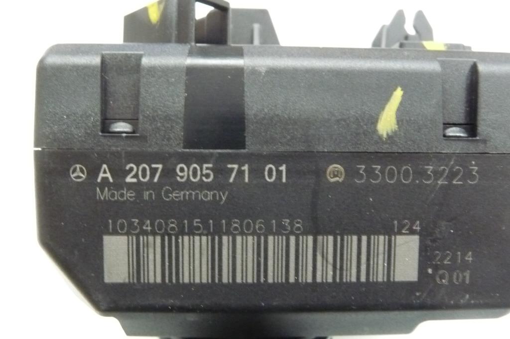 20122015 Mercedes Benz W204 Ignition Switch Control Module A2079057101
