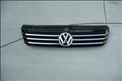 Volkswagen Passat Front Grill Grille (damaged) 561853651A OEM OE