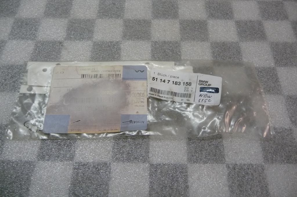 BMW 128i Rear Trunk Lid Lettering Nameplate Emblem Badge NEW