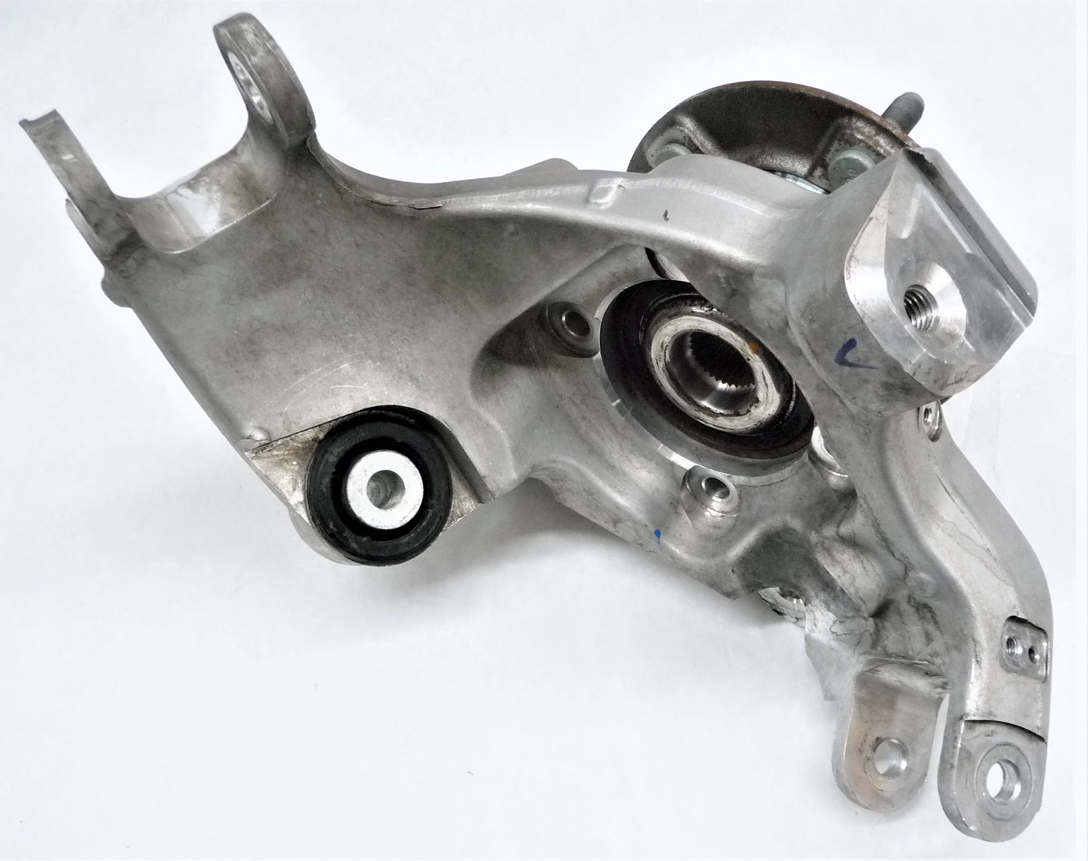 2022-2024 Rivian R1T R1S Rear Right Suspension Knuckle Spindle ...